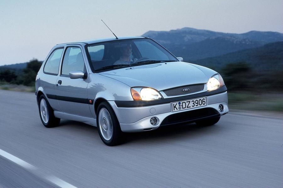 Ford Fiesta 2000 года  (фото 37 из 40)